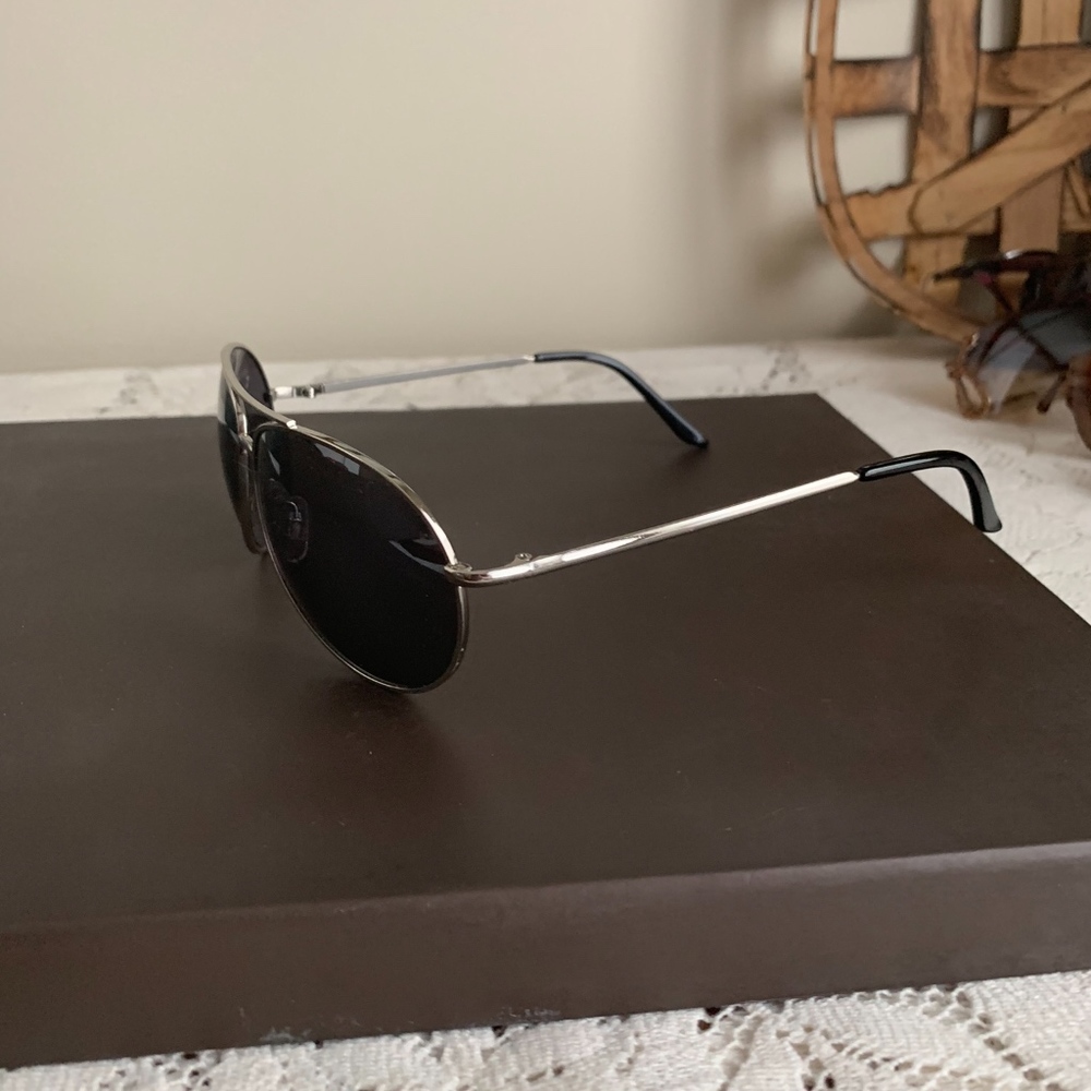 Aviator sunglasses - Picture 2 of 2